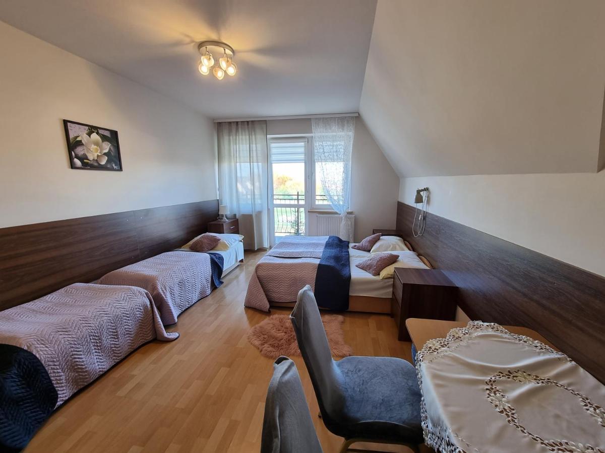 Broniewskiego Bed & Breakfast